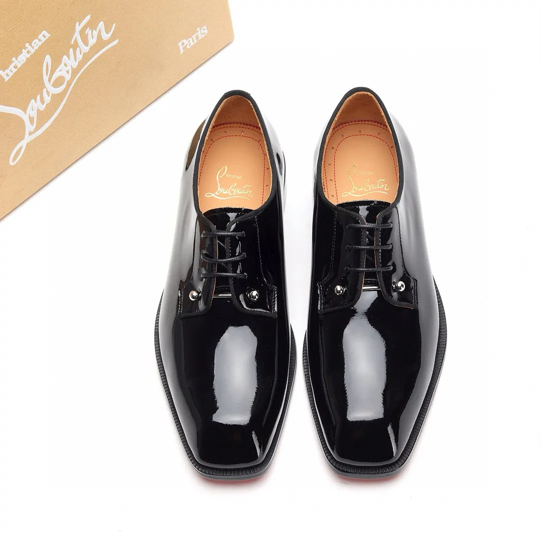 Batch 1,080 yuan 💰••New real shots••CL～High-end men’s 👔casual•loafers with red soles! ••🆑Genuine and top-quality goods from original orders ••✅💯 Purchase goods from top-quality original orders! Original imported patterned cowhide ➕Imported cowhide lining ➕Cowhide feet ➕Original leather outsole~🉑️Feel free to compare the authentic ones! Size: 38-44 (45.46.47 can be customized)